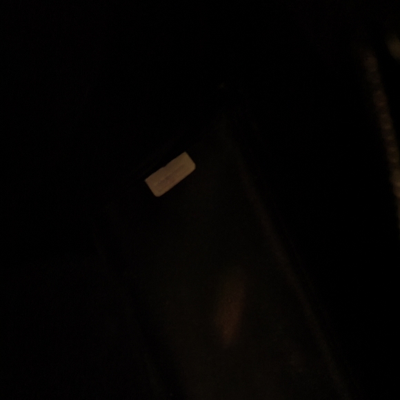 Henri Bendel Large Blk faux Croc Handbag - Picture 2 of 9